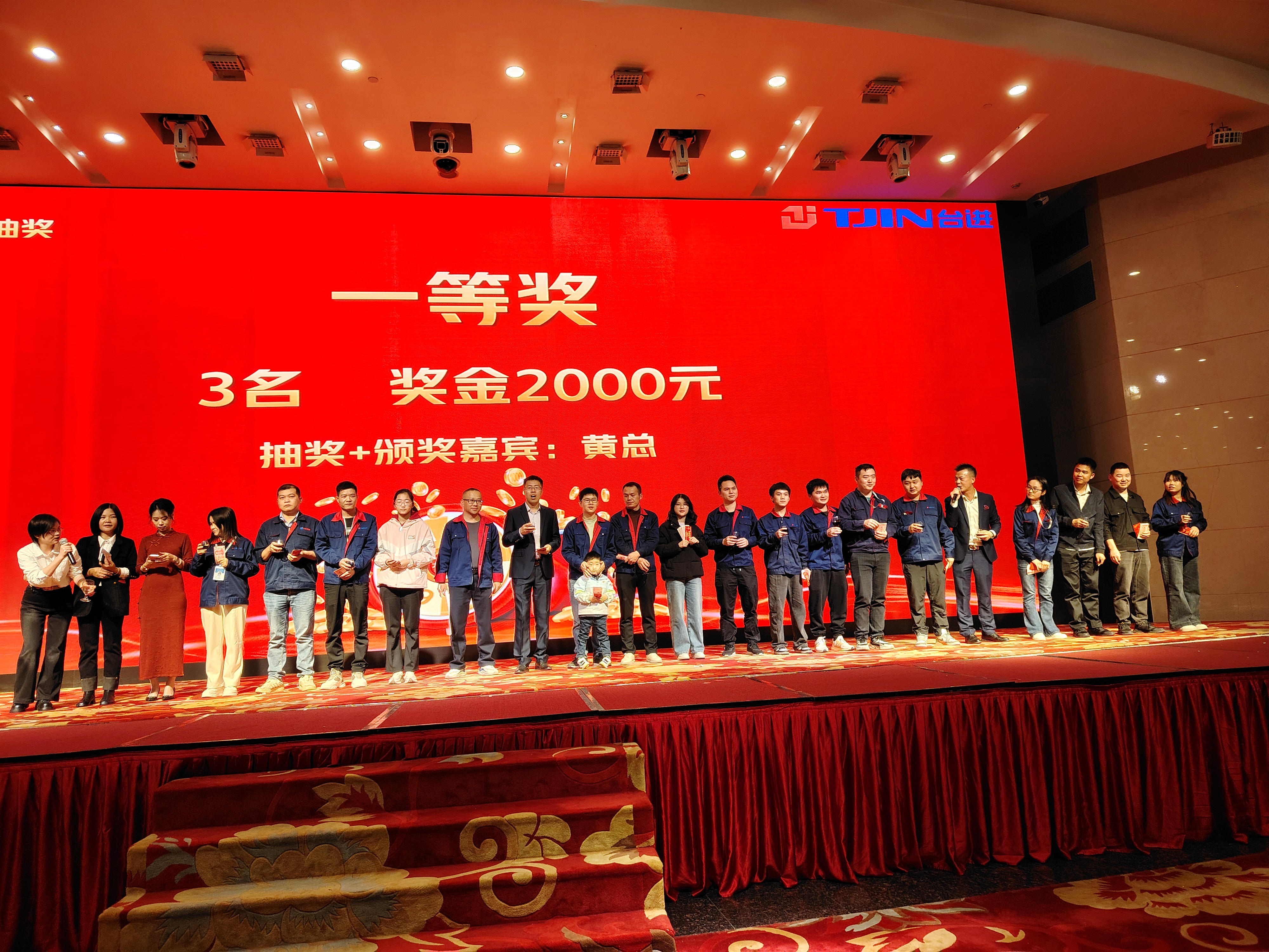 九游体育娱乐-&quot;年度总结赛：回顾最精彩、最难忘的比赛瞬间&quot;