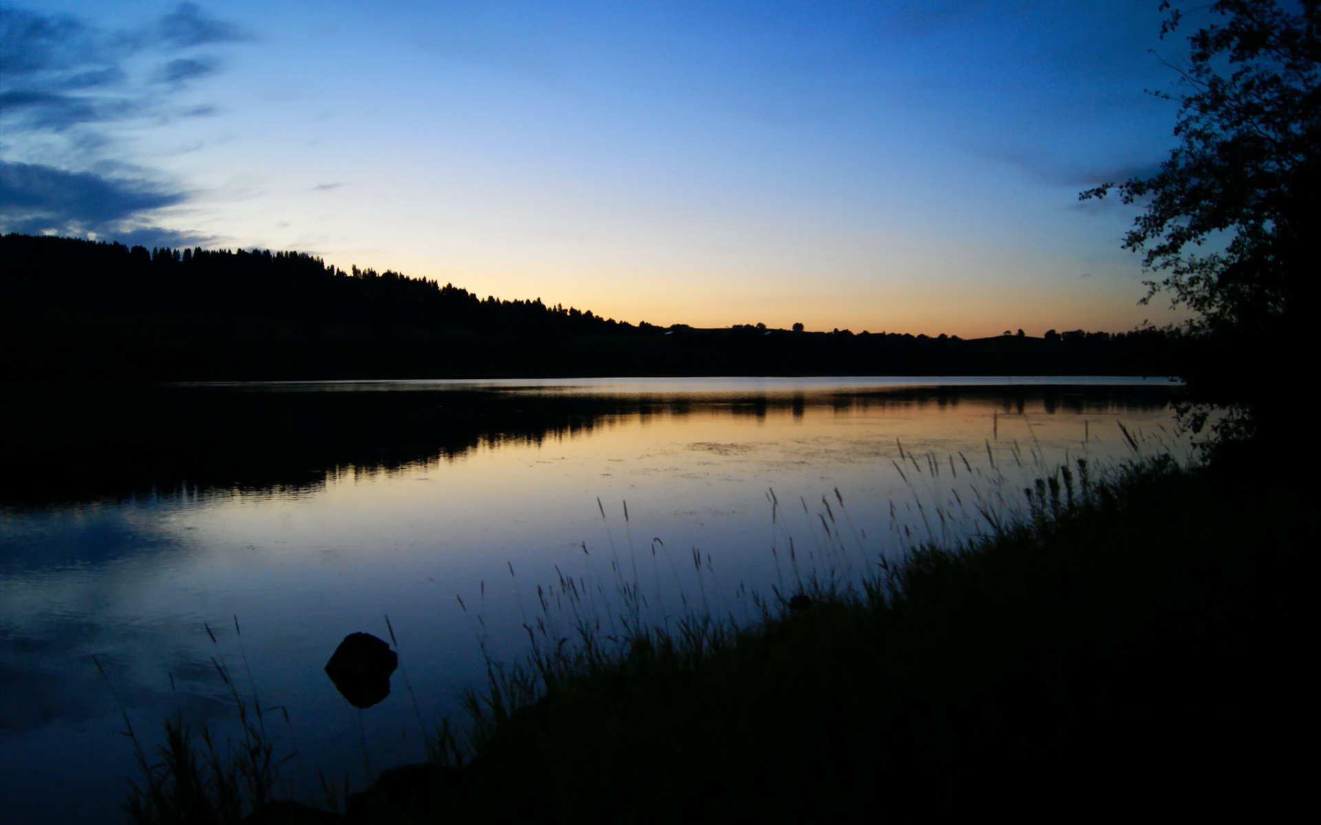 九游体育官网-教练组赛后召开复盘会议提出中场控球率有待进一步提升，中场休息教练都说什么
